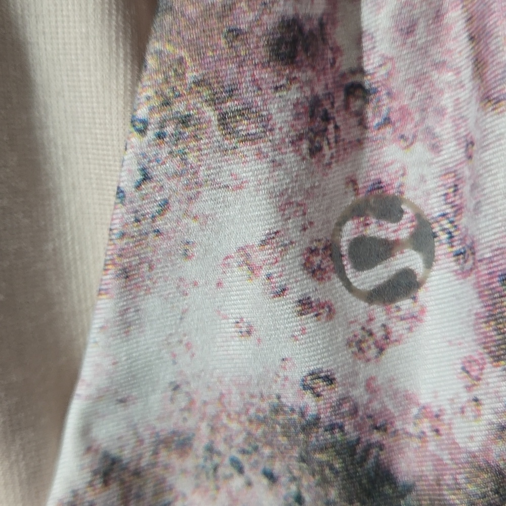 LULULEMON ENERGY BRA SUGAR CRUSH SIZE 8.    #7017 - Picture 10 of 10